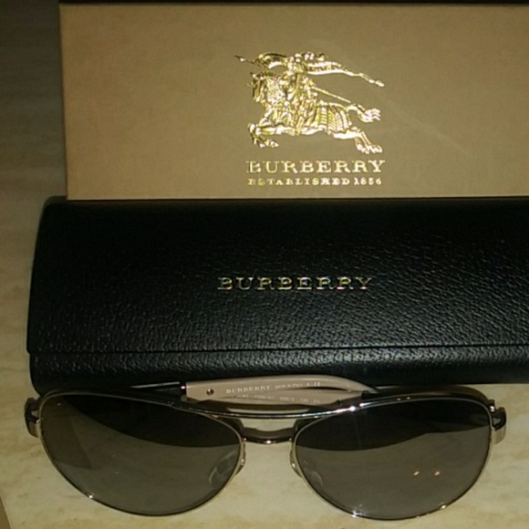 New Burberry Sunglasses - Picture 2 of 8